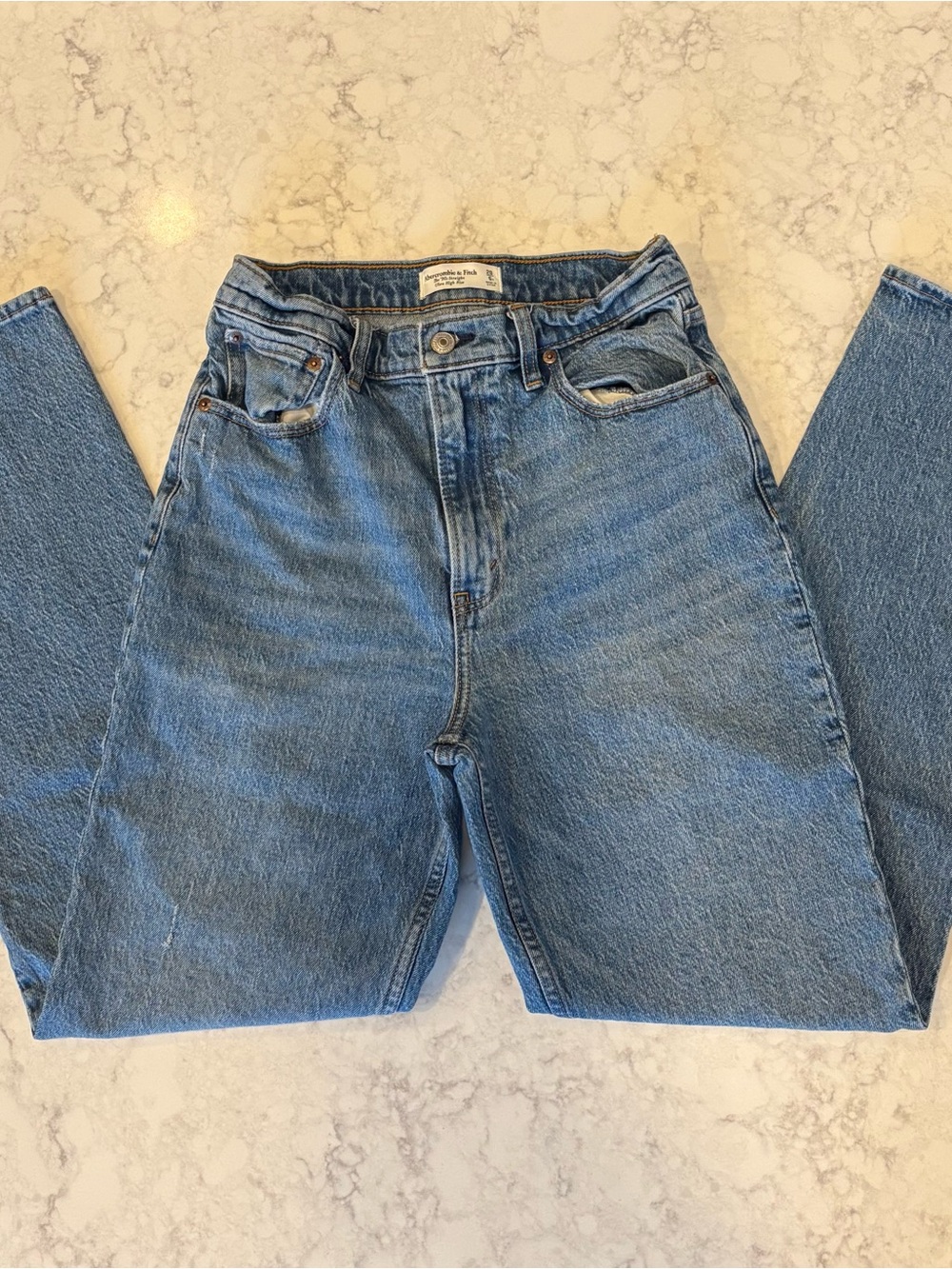 Abercrombie & Fitch Women’s Medium Blue Straight-Leg Jeans